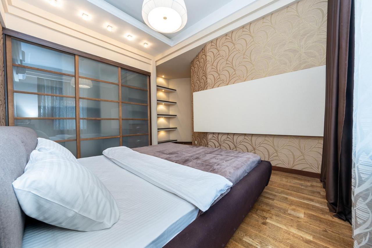 Apartments On Besarabka Киев Екстериор снимка