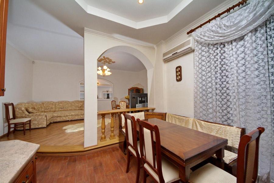 Apartments On Besarabka Киев Екстериор снимка